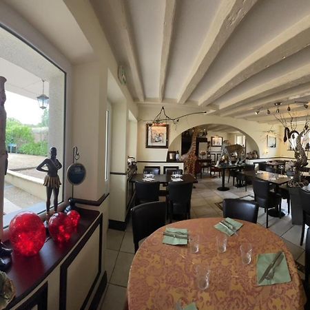 Relais Henri IV Bed & Breakfast La Fleche Exterior photo